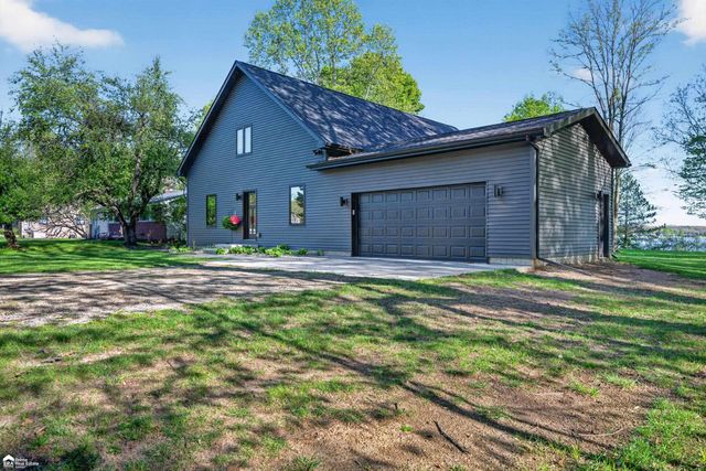 5881 Lake Crest Drive, Oregon Twp, MI 48421