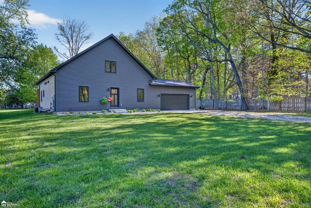 5881 Lake Crest Drive, Oregon Twp, MI 48421