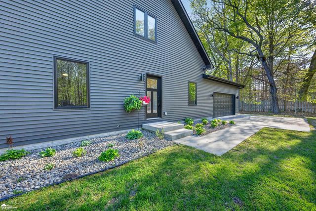 5881 Lake Crest Drive, Oregon Twp, MI 48421