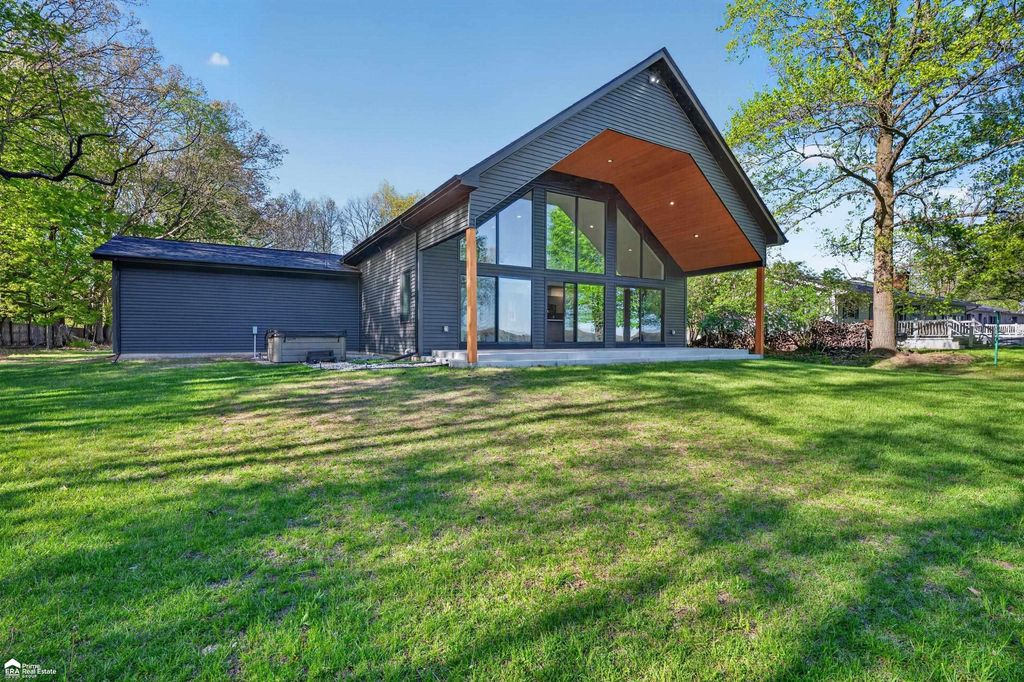 5881 Lake Crest Drive, Oregon Twp, MI 48421