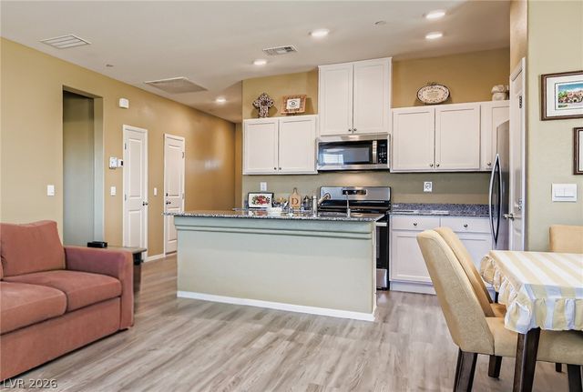 338 Larksong Avenue, Henderson, NV 89011