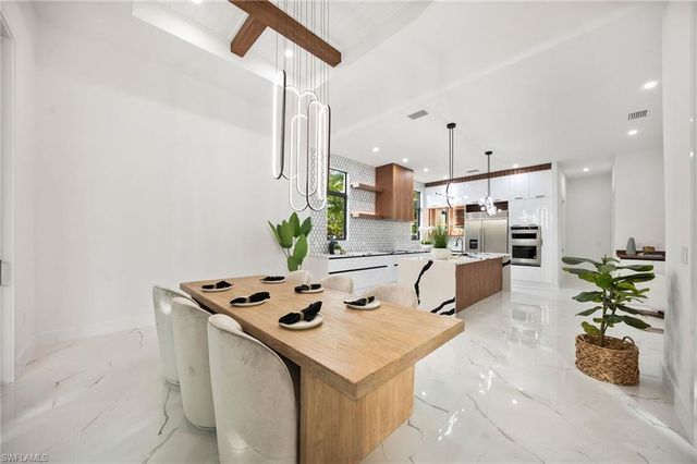 135 7th ST N, Naples, FL 34102