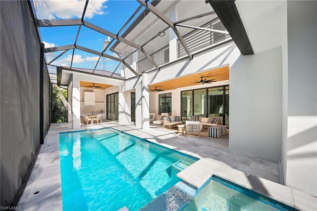 135 7th ST N, Naples, FL 34102