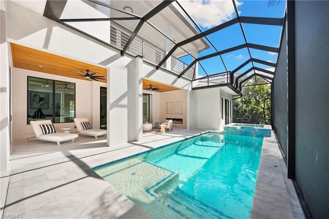 135 7th ST N, Naples, FL 34102