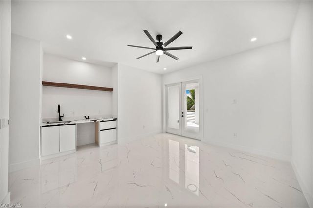 135 7th ST N, Naples, FL 34102