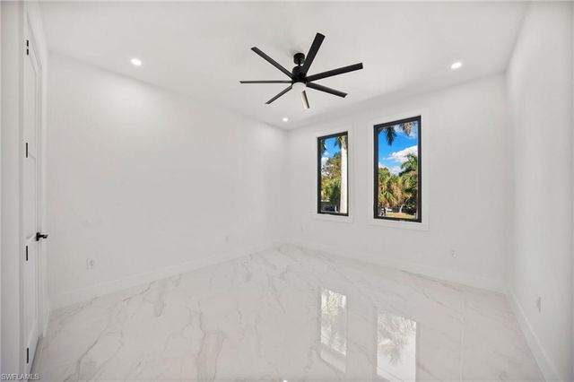 135 7th ST N, Naples, FL 34102