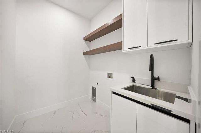 135 7th ST N, Naples, FL 34102