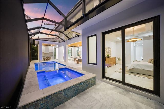 135 7th ST N, Naples, FL 34102