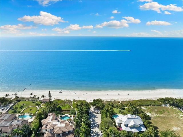 135 7th ST N, Naples, FL 34102