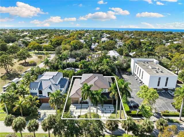 135 7th ST N, Naples, FL 34102