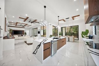 135 7th ST N, Naples, FL 34102