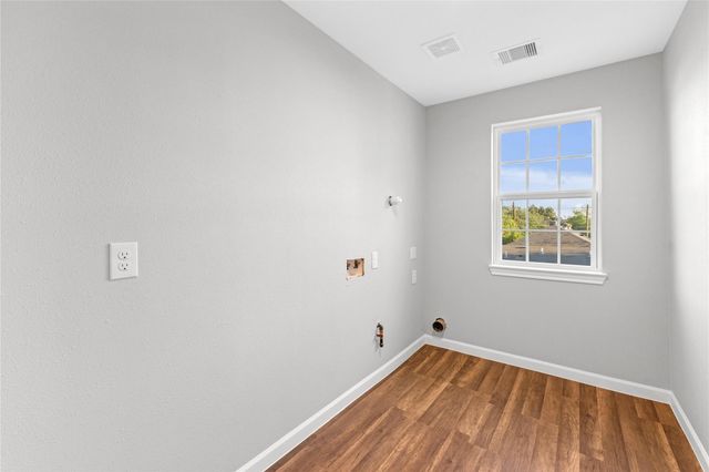 3925 Mckinley Street, Houston, TX 77051