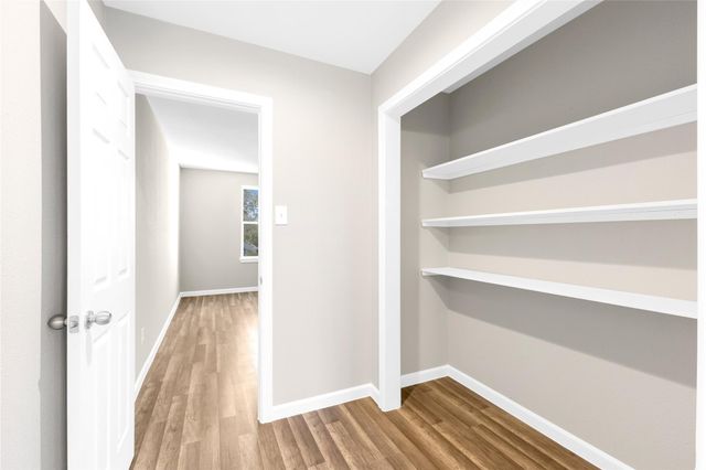 3925 Mckinley Street, Houston, TX 77051