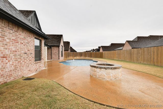 688 E 148th Place S, Glenpool, OK 74033