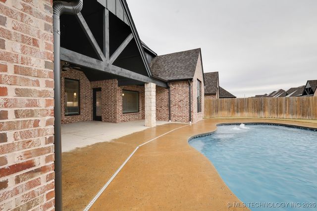 688 E 148th Place S, Glenpool, OK 74033