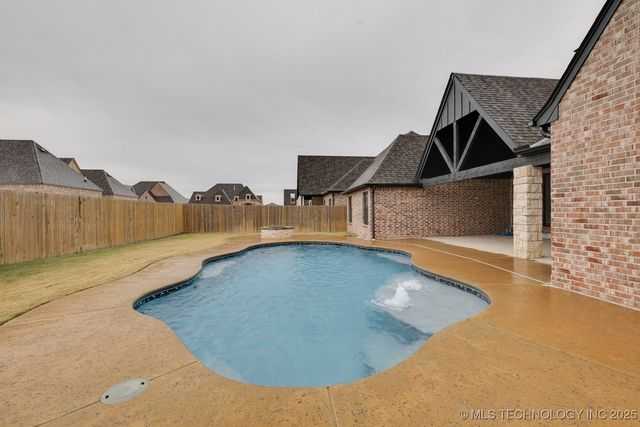 688 E 148th Place S, Glenpool, OK 74033