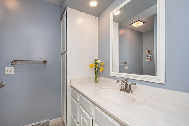 6348 Greenway Drive SE, Grand Rapids, MI 49546