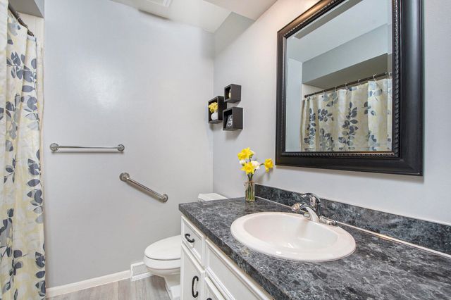 6348 Greenway Drive SE, Grand Rapids, MI 49546