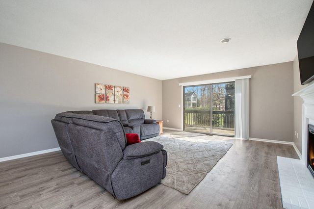 6348 Greenway Drive SE, Grand Rapids, MI 49546