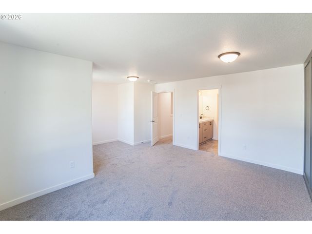 16159 Serres Farm Way, Oregon City, OR 97045