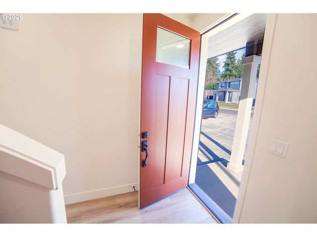 16159 Serres Farm Way, Oregon City, OR 97045