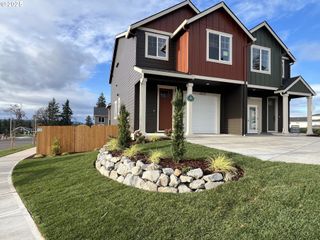 16159 Serres Farm Way, Oregon City, OR 97045