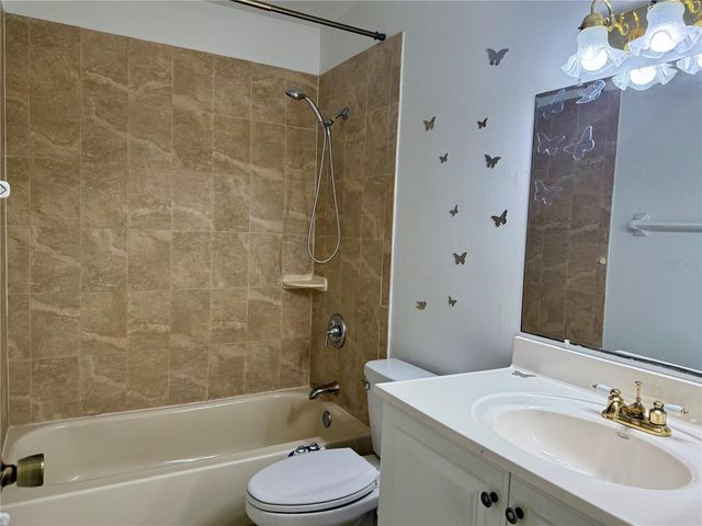 9109 W HILLSBOROUGH AVENUE J207, Tampa, FL 33615