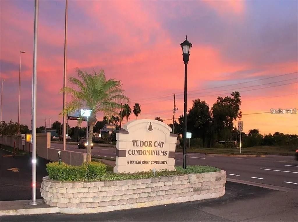 9109 W HILLSBOROUGH AVENUE J207, Tampa, FL 33615