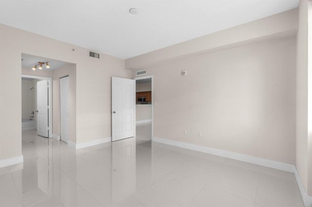 250 NE 3rd Avenue 1305, Delray Beach, FL 33444