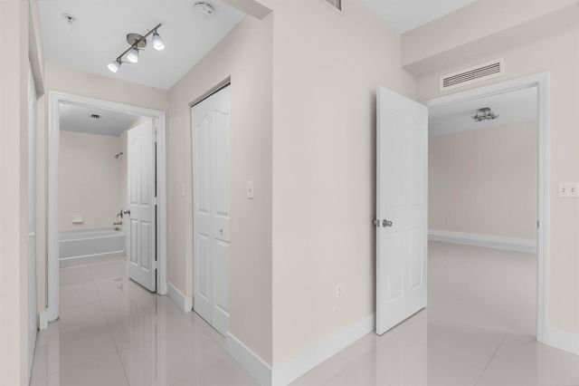 250 NE 3rd Avenue 1305, Delray Beach, FL 33444