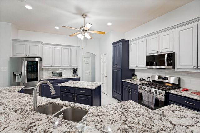 517 Magnolia Lane, Glenn Heights, TX 75154
