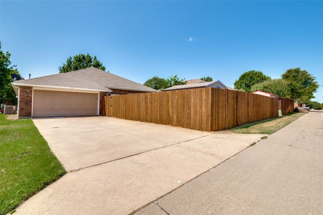 517 Magnolia Lane, Glenn Heights, TX 75154