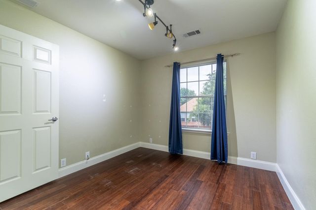 2731 Olympic Park Drive, Grand Prairie, TX 75050