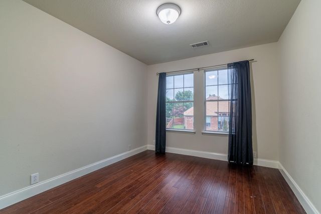 2731 Olympic Park Drive, Grand Prairie, TX 75050