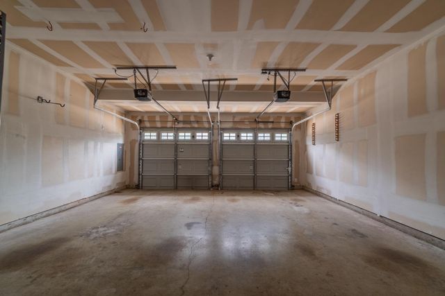 2731 Olympic Park Drive, Grand Prairie, TX 75050