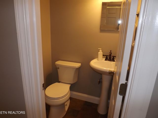 140 LANCASTER St, Harrogate, TN 37752