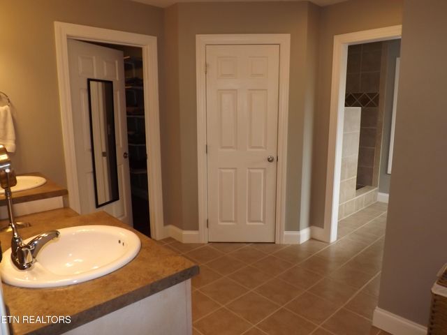 140 LANCASTER St, Harrogate, TN 37752