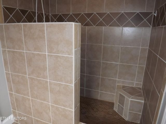 140 LANCASTER St, Harrogate, TN 37752