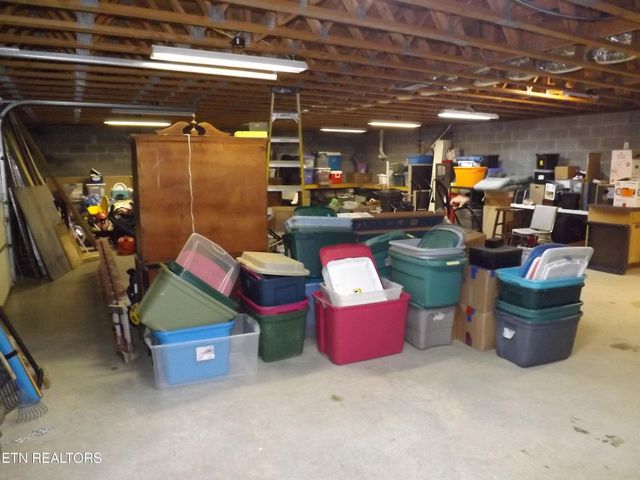 140 LANCASTER St, Harrogate, TN 37752