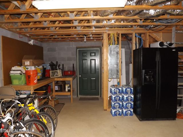 140 LANCASTER St, Harrogate, TN 37752