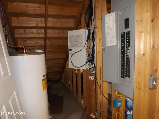 140 LANCASTER St, Harrogate, TN 37752