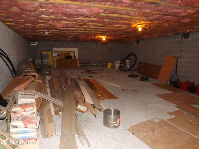 140 LANCASTER St, Harrogate, TN 37752