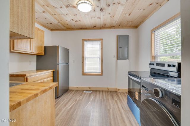 2405 Westmoreland Avenue, Kingsport, TN 37664