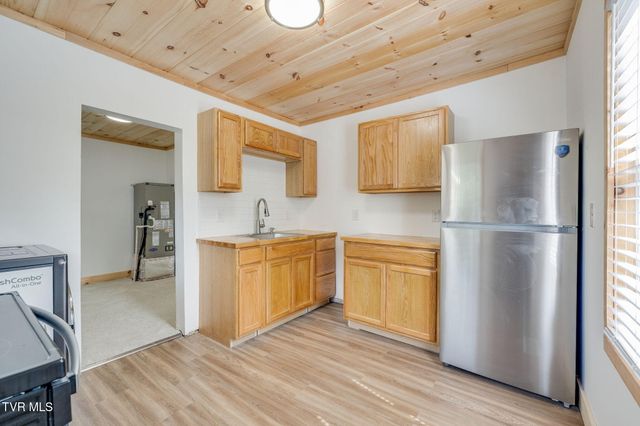 2405 Westmoreland Avenue, Kingsport, TN 37664
