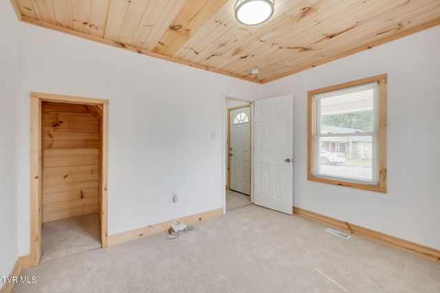 2405 Westmoreland Avenue, Kingsport, TN 37664