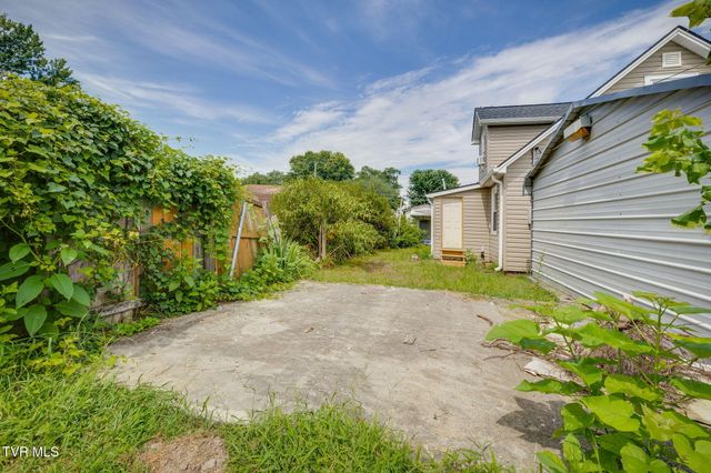 2405 Westmoreland Avenue, Kingsport, TN 37664