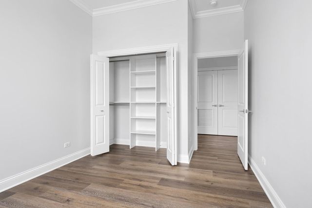 6555 W North Avenue 204, Oak Park, IL 60302