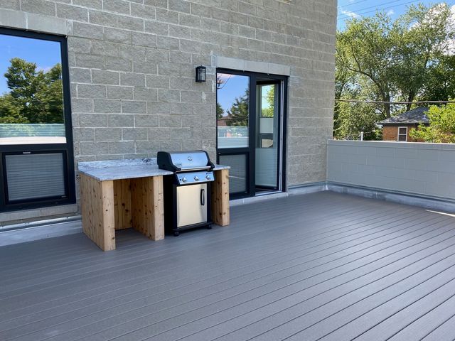 6555 W North Avenue 204, Oak Park, IL 60302