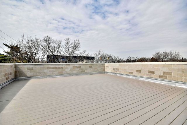 6555 W North Avenue 204, Oak Park, IL 60302