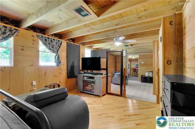95 Young Street, Williams Twp, PA 18042